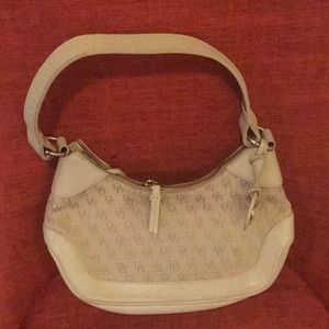 Stylish on the go shoulder bag